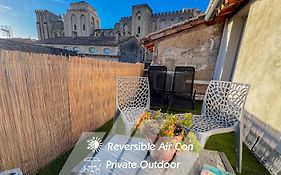 Ac - Private Exterior - Au Pied Du Palais Des Papes!